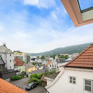 Villa Beautiful Townhouse Super Central In - 4 Bedrooms 8 Guests, Bergen